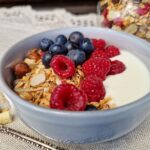 Kenama krõbe pähkli-seemnemüsli vaarikaga